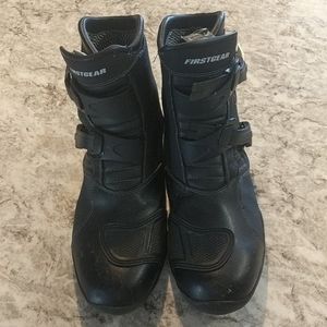 Motorcycle riding boots